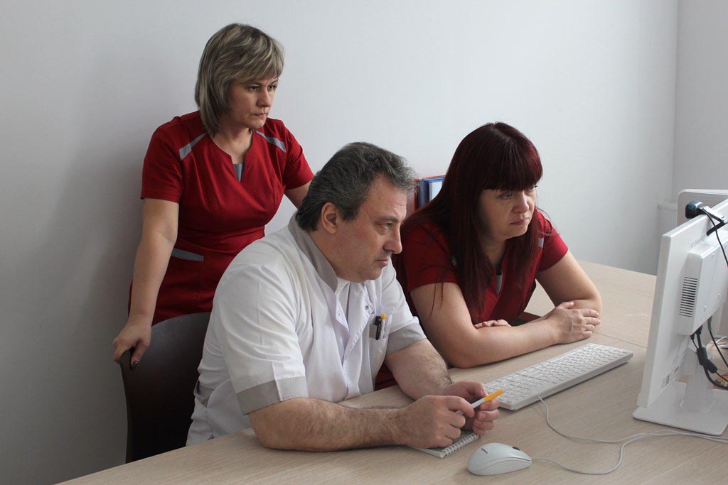 Астраханские специалисты оказывают помощь гражданам соседних государств