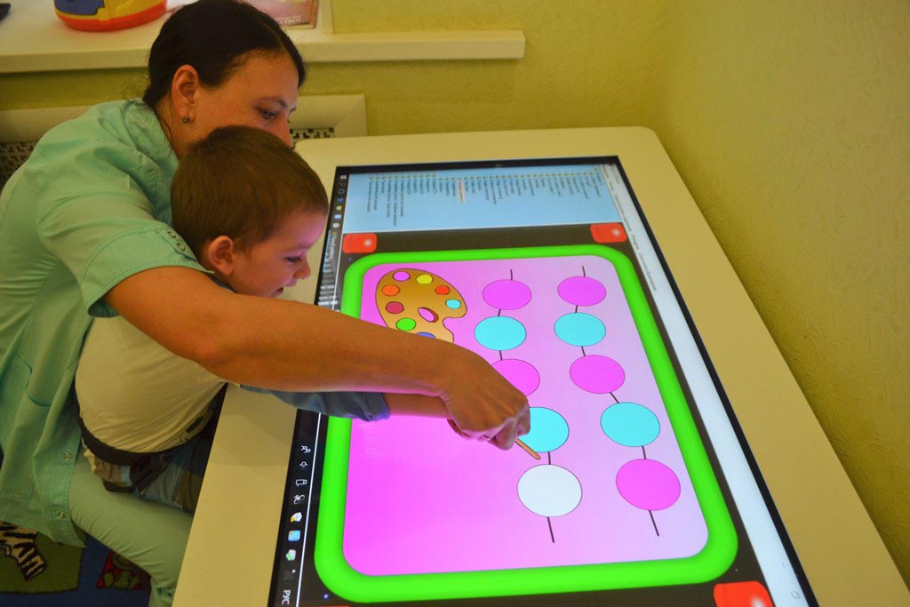 Мега-планшет - мостик от ребенка с ОВЗ к обществу