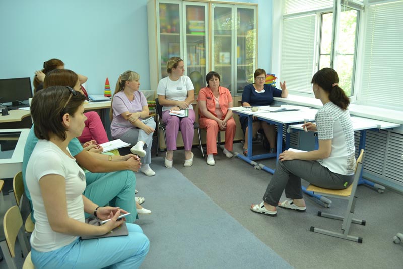Центр «Коррекция и развитие» делится практическими наработками со специалистами Астраханской области