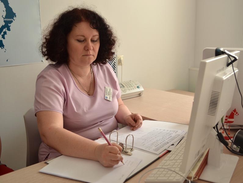 Семья из Дагестана получила консультативную помощь у астраханских специалистов