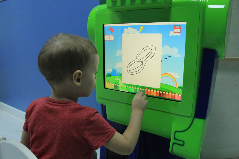 Специалисты службы ранней помощи эффективно используют инновационное оборудование в работе с детьми