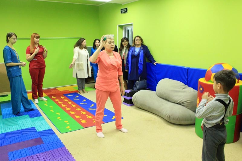 Участники форума женского предпринимательства «Астрахань – Азербайджан» посетили ГАУ АО «Научно-практический центр реабилитации детей «Коррекция и развитие» 
