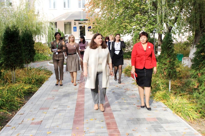 Участники форума женского предпринимательства «Астрахань – Азербайджан» посетили ГАУ АО «Научно-практический центр реабилитации детей «Коррекция и развитие» 