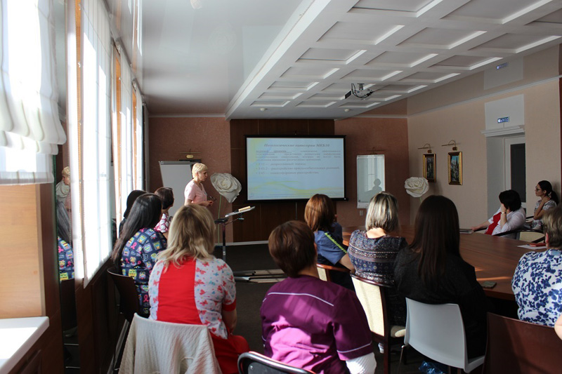 На научно-практическом семинаре специалисты социальной сферы Астраханской области обсудили вопросы влияния детско-родительских отношений на психосоматические заболевания в детском возрасте