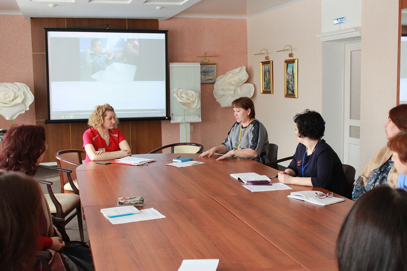 Специалисты комплексных центров социального обслуживания населения Астраханской области перенимают опыт коллег центра «Коррекция и развитие»